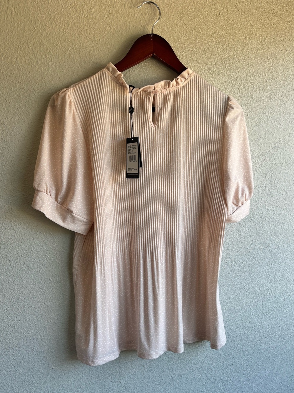 Light Pink Short Sleeve Pleated Blouse - Picture 2 of 7